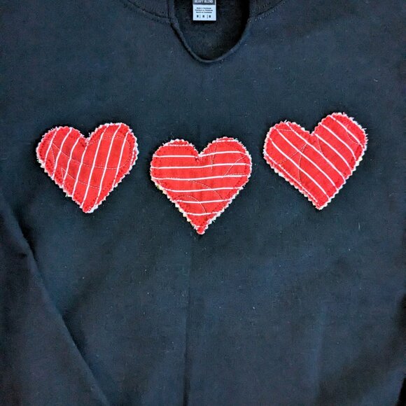 Sweatshirt with Vintage Quilt Hearts - SZ M - Picture 2 of 2